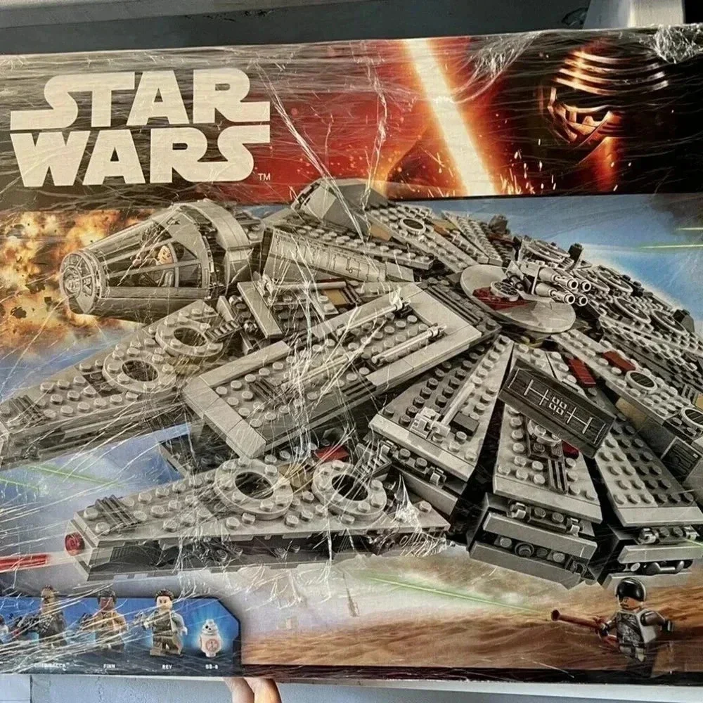 NEW LEGO Star Wars Episode VII Millennium Falcon 75105 COMPLETE 1329pcs *Retired